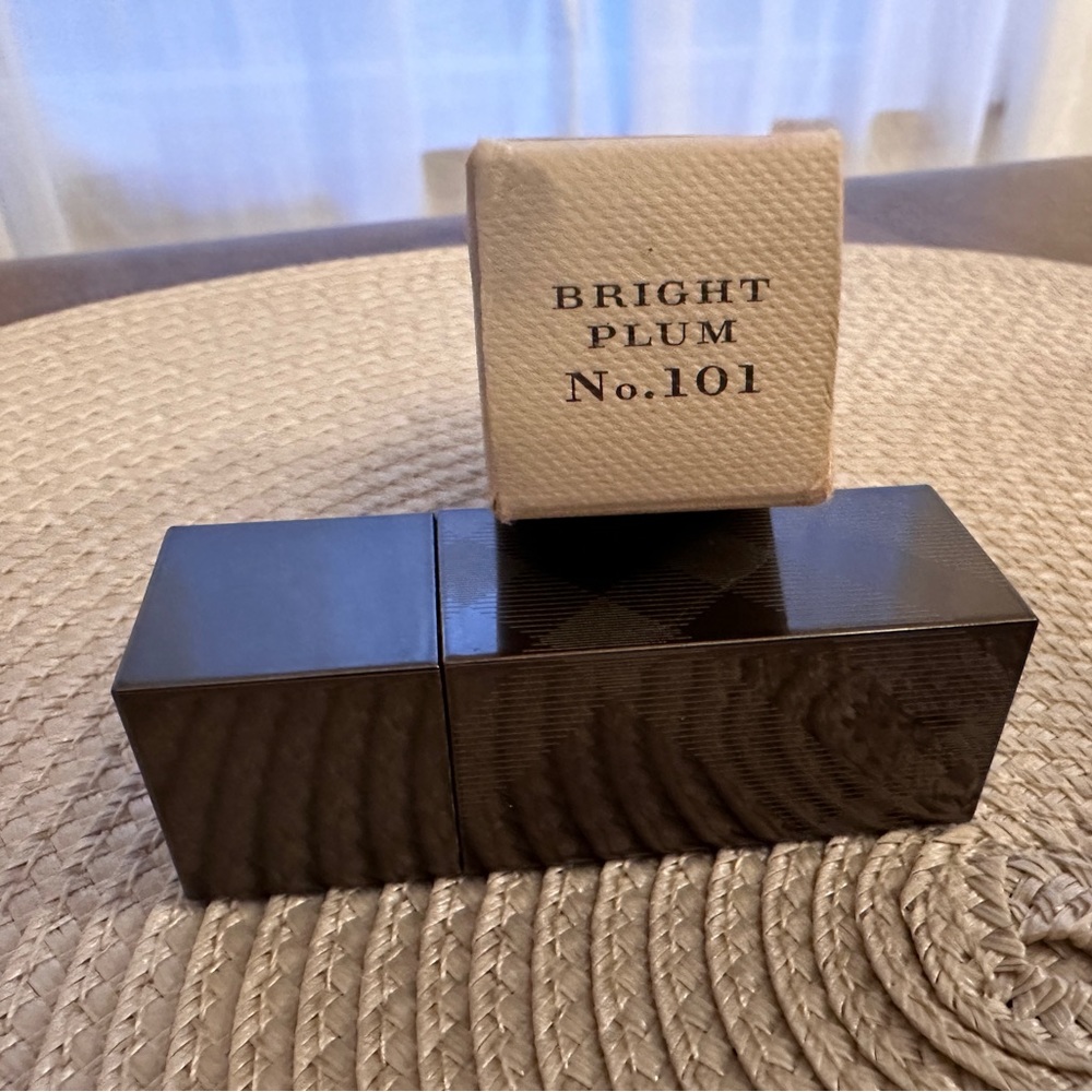Burberry | NWT Bright Plum No. 101 Lipstick - Picture 7 of 9